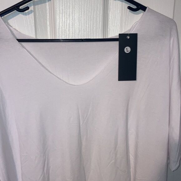 White Oversized V-Neck Short Sleeve Blouse - Picture 2 of 3